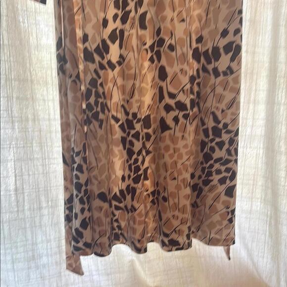 Richard Allen x H&M Brown and Black and Cream colour Dress with Bishop Sleeves - Picture 5 of 8